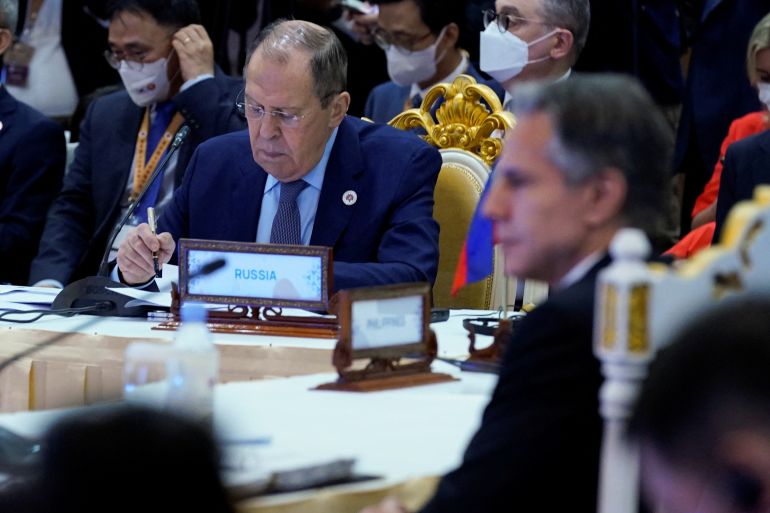 U.S. Secretary of State Antony Blinken and Russian Foreign Minister Sergei Lavrov attend the East Asia Summit Foreign Ministers meeting in Phnom Penh, Cambodia, Friday, August 5, 2022. Andrew Harnik/Pool via REUTERS